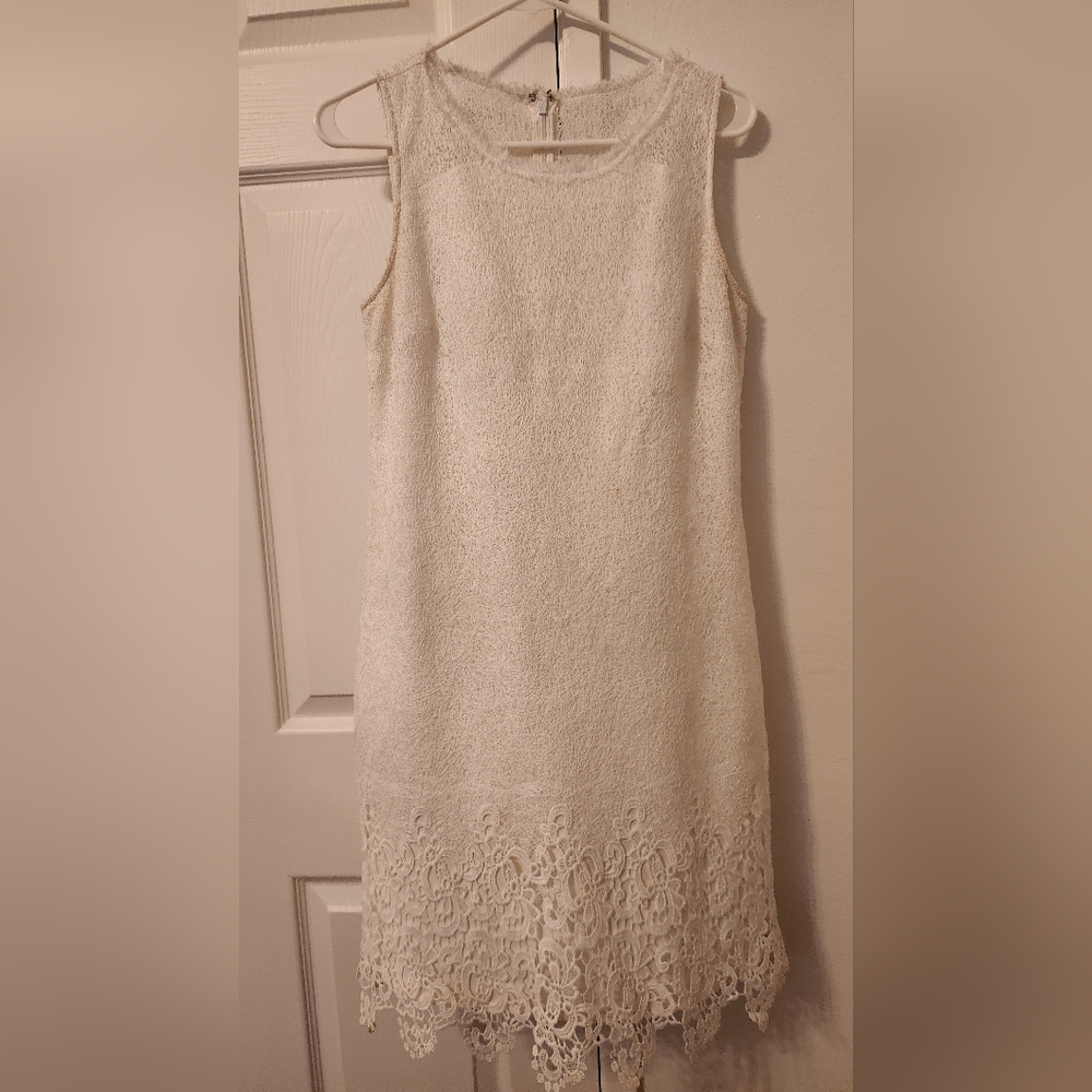 Elegant White Lace Dress T Tahari